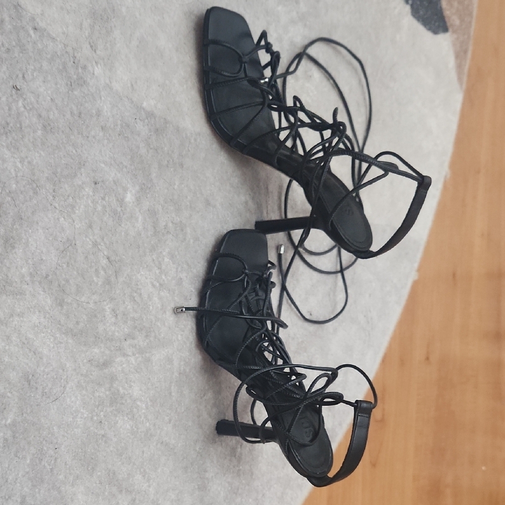 Schutz Elegant Black Lace-Up Women's Shoes - Picture 2 of 5